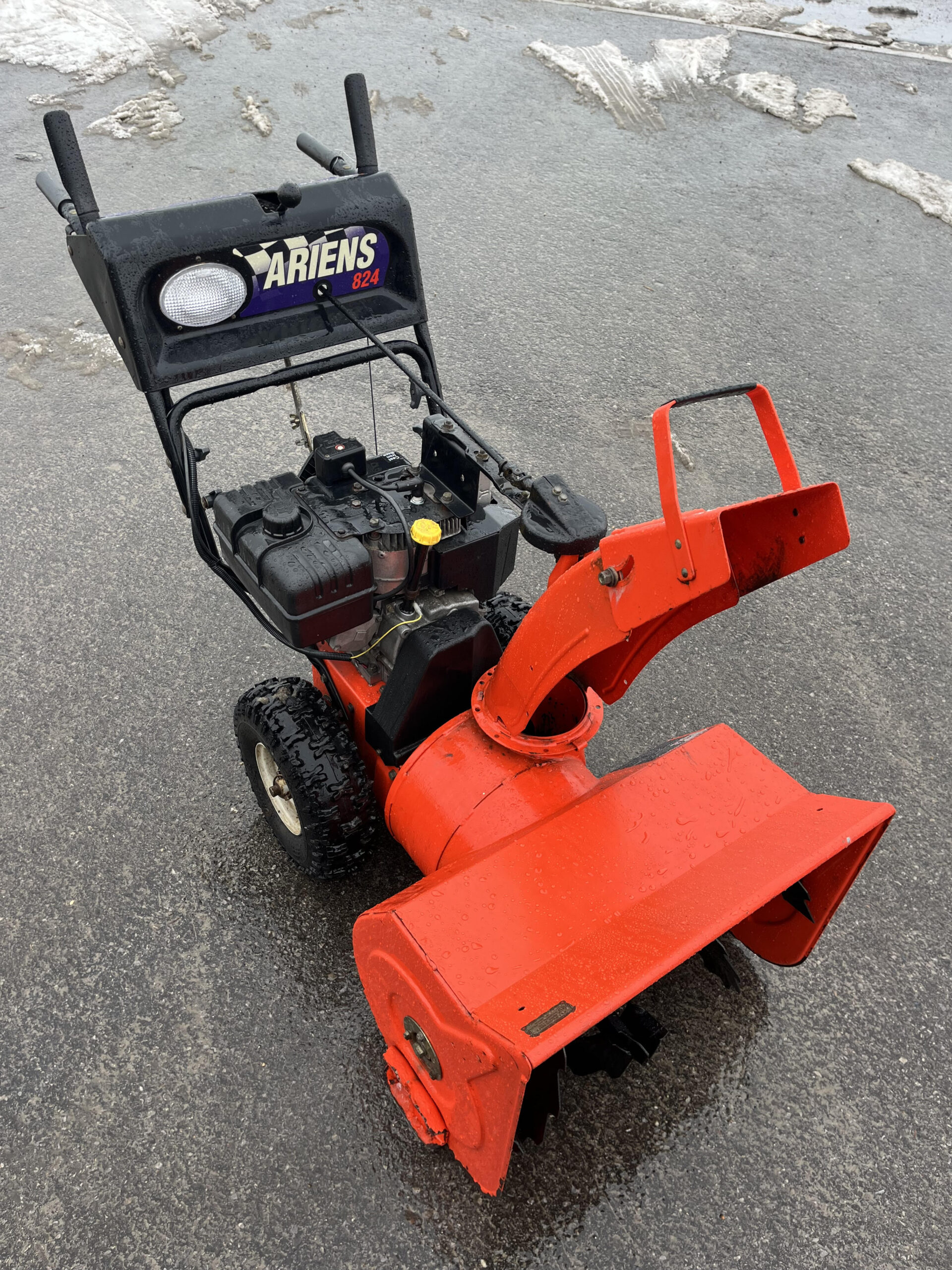 Ariens 24” snowblower with electric start! 